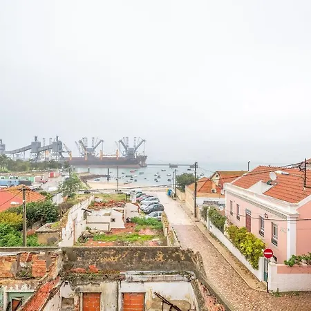 Guestready - Tagus And Sea View Apt In *